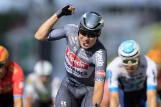 Une maîtrise totale pour Jasper Philipsen à Nîmes. KEYSTONE/EPA/GUILLAUME HORCAJUELO